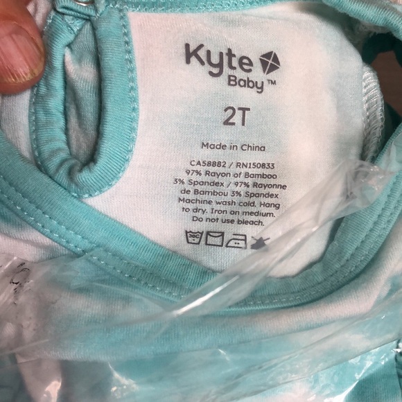 Kyte BABY Aqua Romper. Size 2T - Picture 7 of 7